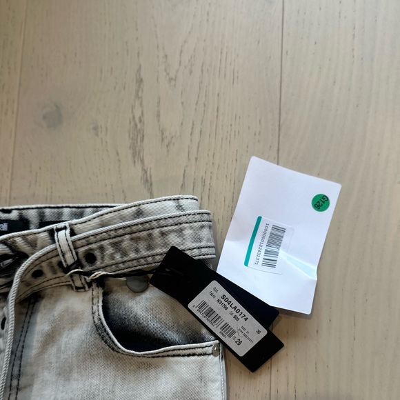 Jeans - Picture 6 of 10